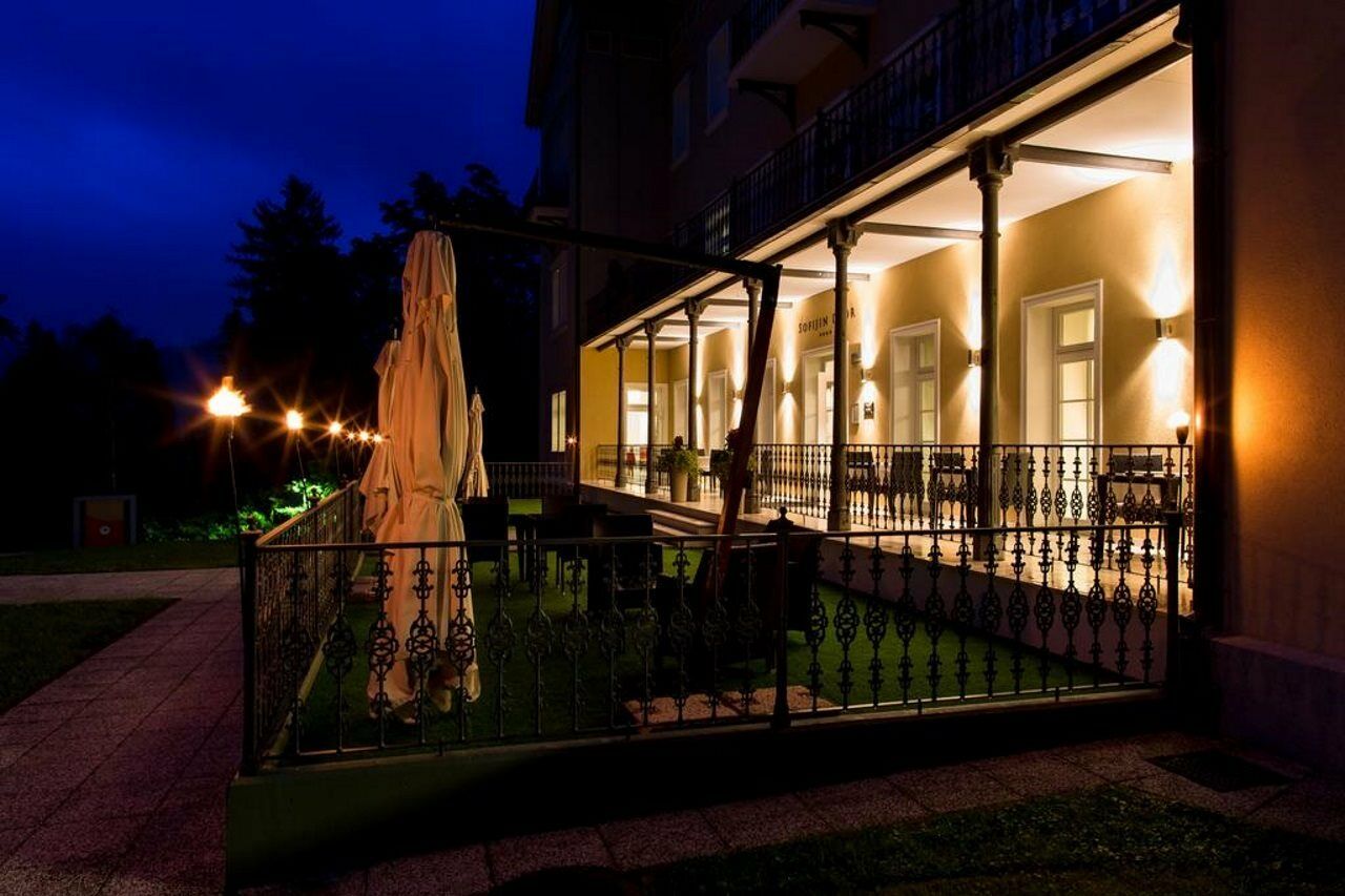 Rimske Terme - Hotel Zdraviliski Dvor Rimske Toplice Exterior foto